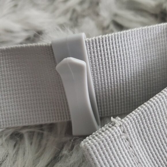 The HERSCHEL Supply Co. "Seventeen" Light Heather Gray Waist Bag- NWT- rare - Picture 11 of 16